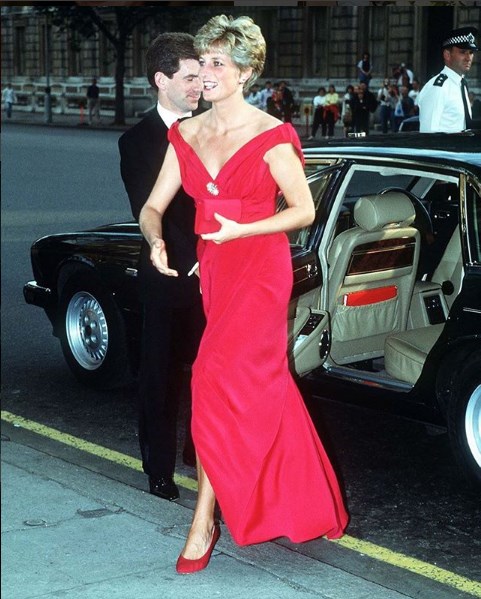 Sugar Baby, conheça os vestidos icônicos da eterna Princesa de Gales