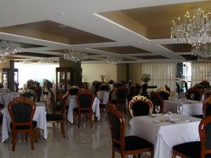 Foto de ambiente interno do restaurante La Brasserie de La Mer