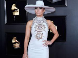Jennifer Lopez no Red Carpert do Grammy 2019