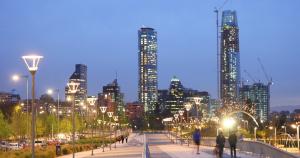 Imagem noturna de Santiago do Chile