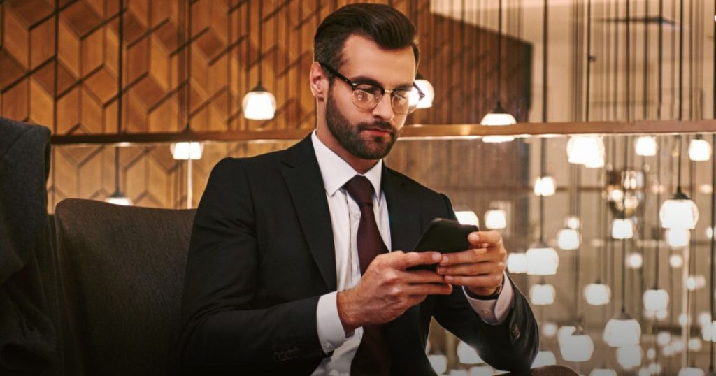 Homem bem sucedido em um App de Namoro