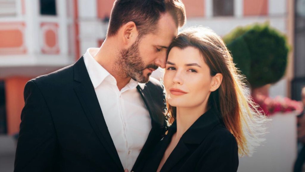 Por Que os Relacionamentos Maduros Estão em Alta (E Como Isso Muda o Jogo para Sugar Daddies e Sugar Babies)