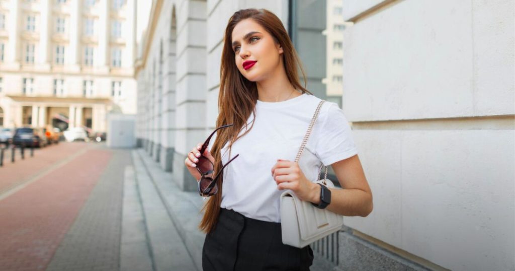 Mulher jovem e bonita